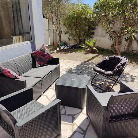 Rez De Jardin A 100 M De La Apartman