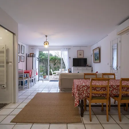 Rez De Jardin A 100 M De La Apartman