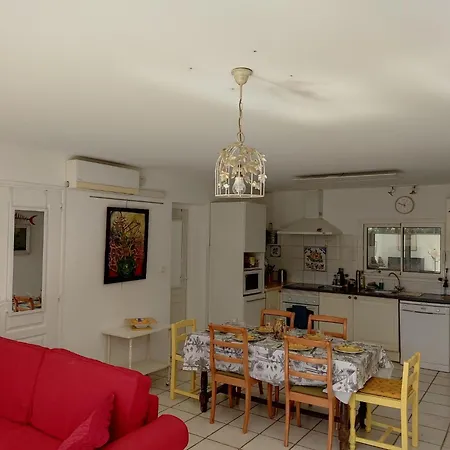 Appartement Rez De Jardin A 100 M De La